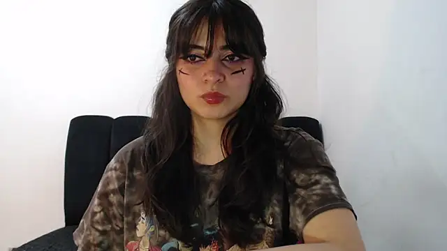 Snapshot of Annagoth_ chatting on 06-17-26, 01:38 Annagoth online show from 06-17-26, 01:38
