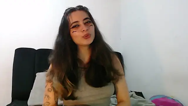 Snapshot of Annagoth_ chatting on 05-29-26, 12:05 Annagoth online show from 05-29-26, 12:05