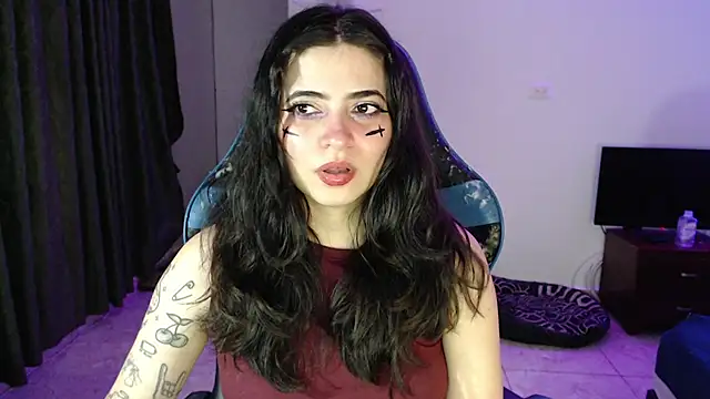 Snapshot of Annagoth_ chatting on 06-20-26, 02:38 Annagoth online show from 06-20-26, 02:38