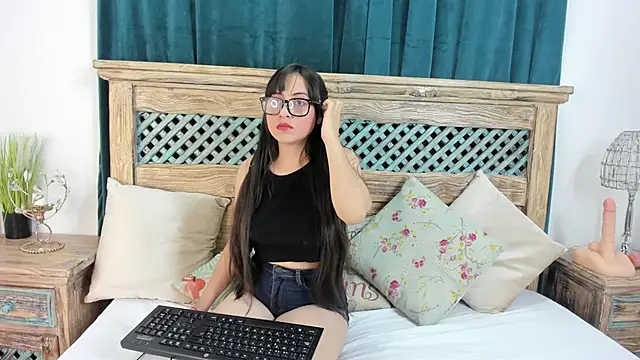 Cassandra Armani online show from 03-26-26, 03:27