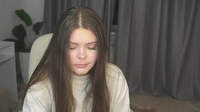 Snapshot of AdelinaIbraham chatting on 10-28-25, 03:44 AdelinaIbraham online show from 10-28-25, 03:44