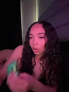 Snapshot of nikkiloveee chatting on 02-05-26, 09:43 nikkiloveee online show from 02-05-26, 09:43