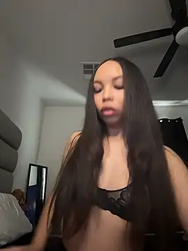 nikkiloveee online show from 07-15-26, 06:04