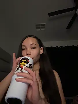 nikkiloveee online show from 03-29-26, 02:46