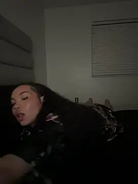 Snapshot of nikkiloveee chatting on 02-16-26, 03:27 nikkiloveee online show from 02-16-26, 03:27