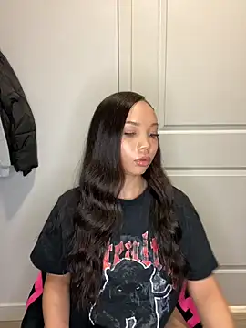 nikkiloveee online show from 11-26-25, 06:13