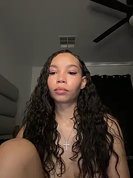 nikkiloveee online show from 04-04-26, 06:58