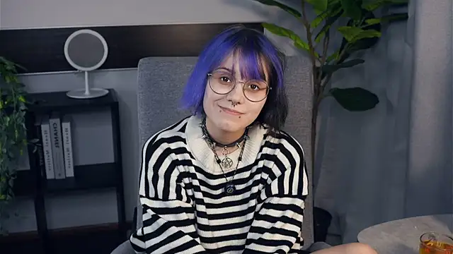 KellePourier online show from 10-27-25, 05:36