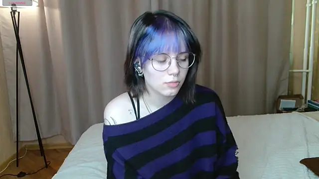 Snapshot of KellePourier chatting on 07-19-26, 06:55 KellePourier online show from 07-19-26, 06:55
