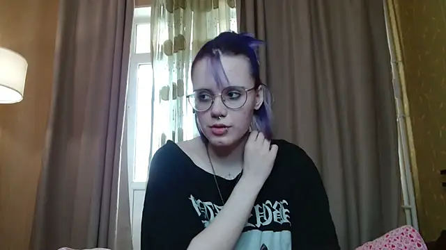 Snapshot of KellePourier chatting on 05-16-26, 06:34 KellePourier online show from 05-16-26, 06:34