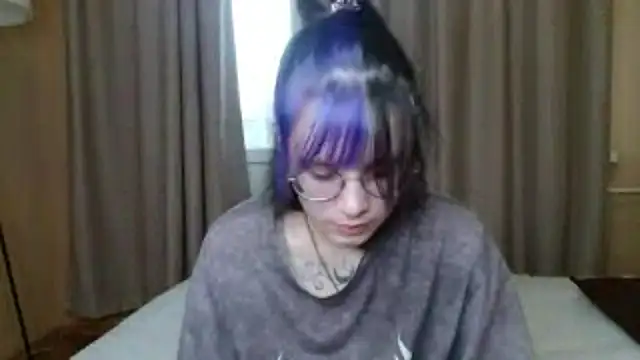 Snapshot of KellePourier chatting on 06-19-26, 07:14 KellePourier online show from 06-19-26, 07:14