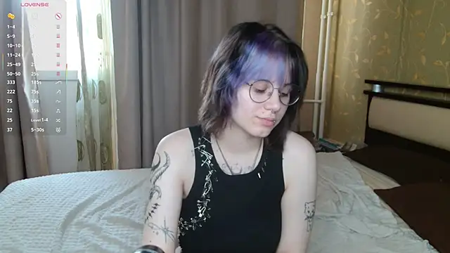 Snapshot of KellePourier chatting on 07-23-26, 07:16 KellePourier online show from 07-23-26, 07:16