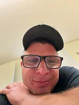 Snapshot of PolishBoy1995 chatting on 11-05-25, 01:47 PolishBoy1995 online show from 11-05-25, 01:47