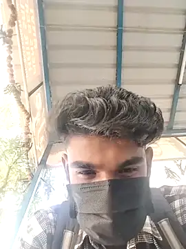 Snapshot of WettedGlimpse chatting on 10-31-25, 05:37 WettedGlimpse online show from 10-31-25, 05:37