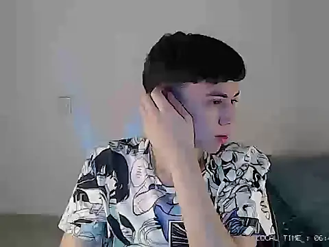 Snapshot of Sett_01 chatting on 10-31-25, 11:44 Sett 01 online show from 10-31-25, 11:44