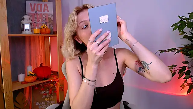 BallerinaCappuchino online show from 11-08-25, 03:21