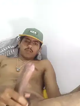 SkinniYamo online show from 10-30-25, 03:27