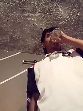 SkinniYamo online show from 04-09-26, 03:30