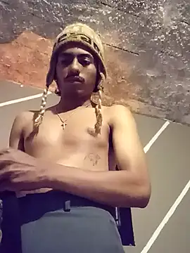 SkinniYamo online show from 04-11-26, 02:41