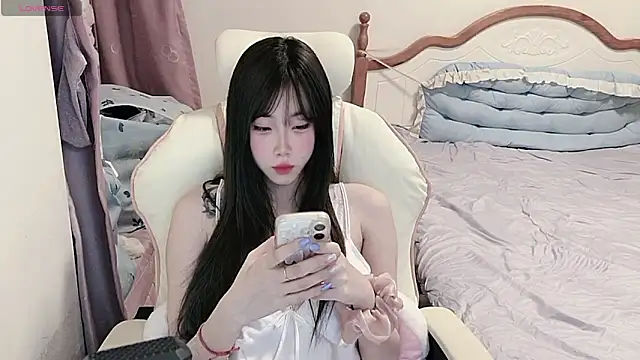Snapshot of Vivian-88 chatting on 06-07-26, 04:23 Vivian-88 online show from 06-07-26, 04:23