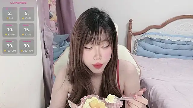 Snapshot of Vivian-88 chatting on 04-03-26, 04:19 Vivian-88 online show from 04-03-26, 04:19