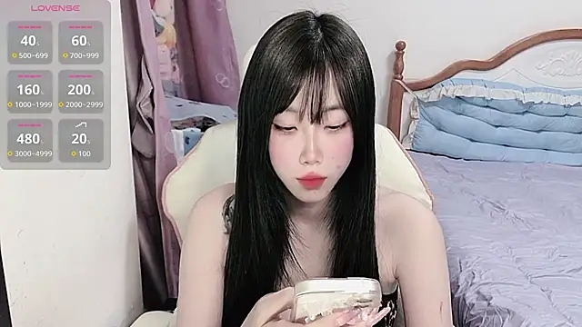 Snapshot of Vivian-88 chatting on 05-05-26, 04:48 Vivian-88 online show from 05-05-26, 04:48