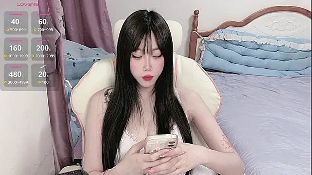Snapshot of Vivian-88 chatting on 05-21-26, 09:45 Vivian-88 online show from 05-21-26, 09:45