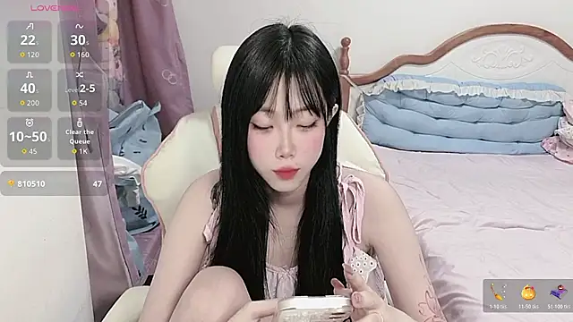 Snapshot of Vivian-88 chatting on 04-17-26, 01:52 Vivian-88 online show from 04-17-26, 01:52