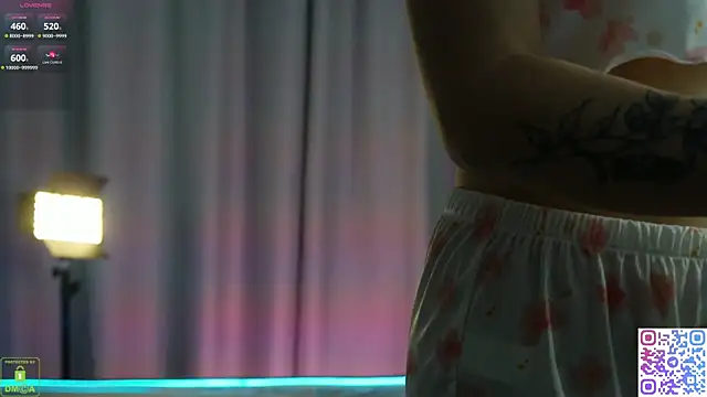 Snapshot of Hochu_Labubu chatting on 11-23-25, 02:10 Hochu Labubu online show from 11-23-25, 02:10