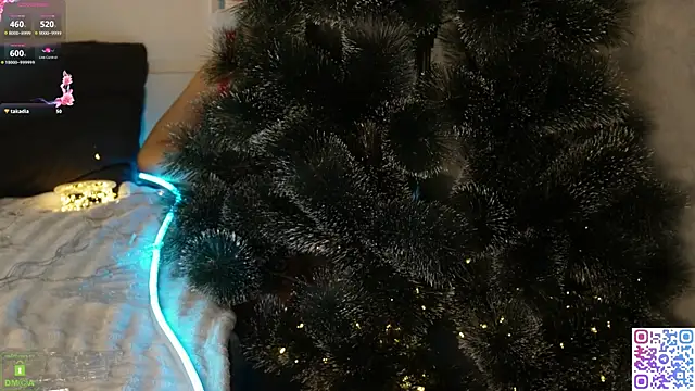 Snapshot of Hochu_Labubu chatting on 12-19-25, 04:27 Hochu Labubu online show from 12-19-25, 04:27