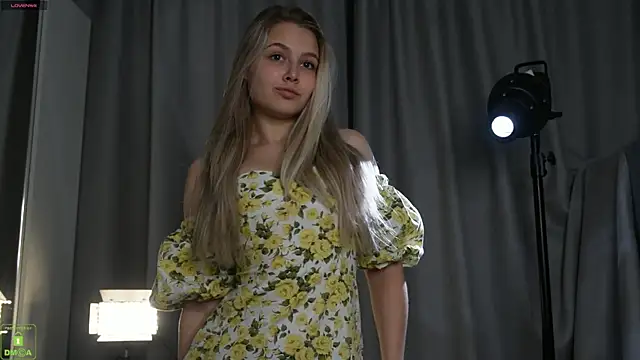 Snapshot of Hochu_Labubu chatting on 10-30-25, 12:47 Hochu Labubu online show from 10-30-25, 12:47