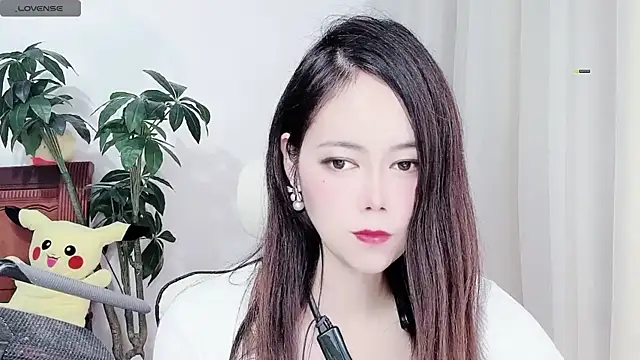 Snapshot of Tangt- chatting on 10-31-25, 02:57 Tangt- online show from 10-31-25, 02:57