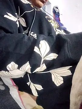 Hot-Rubyy online show from 12-05-25, 05:44