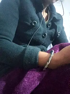 Hot-Rubyy online show from 01-17-26, 05:49