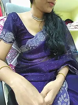 Snapshot of smileys46 chatting on 07-18-26, 04:48 smileys46 online show from 07-18-26, 04:48