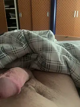 Stefan8254 online show from 04-12-26, 06:38