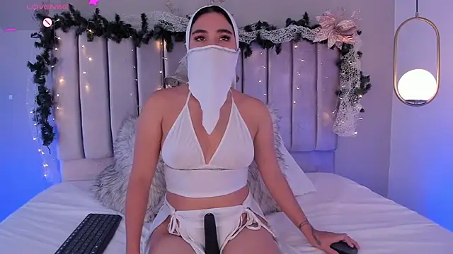 Melanie hillz online show from 11-25-25, 07:47