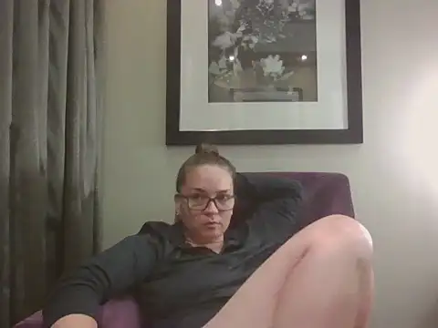 lilMissMarli online show from 11-16-25, 09:36