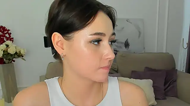 Snapshot of MakeYoueHappy chatting on 11-15-25, 04:49 MakeYoueHappy online show from 11-15-25, 04:49