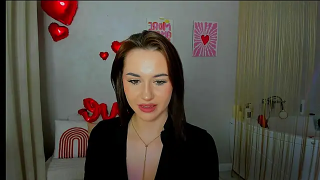 Snapshot of MakeYoueHappy chatting on 02-12-26, 11:32 MakeYoueHappy online show from 02-12-26, 11:32