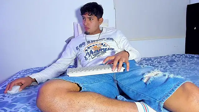 Dominic King online show from 12-01-25, 01:39