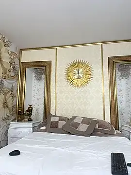 Hannahpradaa  online show from 11-25-25, 12:05