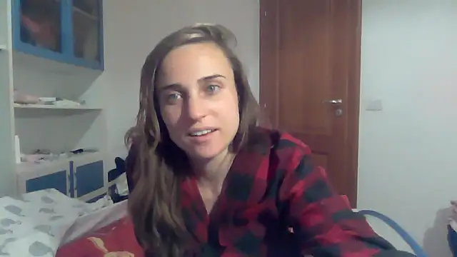Snapshot of SinnEmily chatting on 04-18-26, 04:31 SinnEmily online show from 04-18-26, 04:31