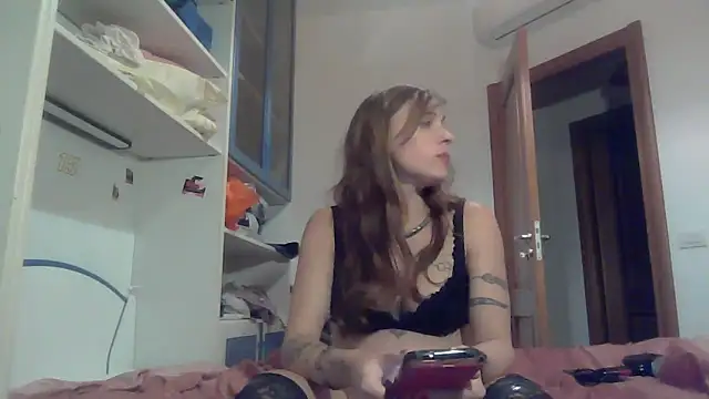 SinnEmily online show from 01-06-26, 05:06