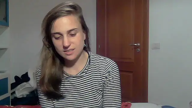 SinnEmily online show from 04-11-26, 04:10