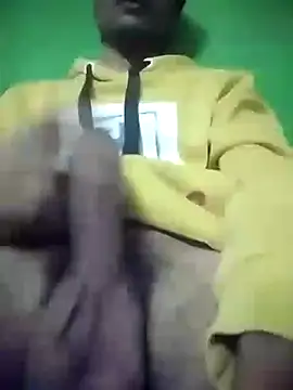 Snapshot of Luckysucks chatting on 10-30-25, 07:22 Luckysucks online show from 10-30-25, 07:22