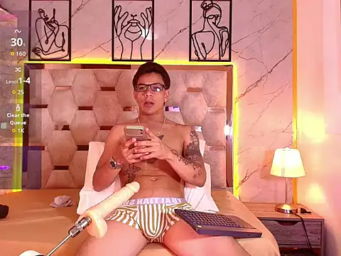 Andrew Haalls online show from 04-08-26, 08:54