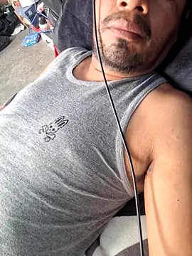 Snapshot of sanz957 chatting on 04-16-26, 12:33 sanz957 online show from 04-16-26, 12:33