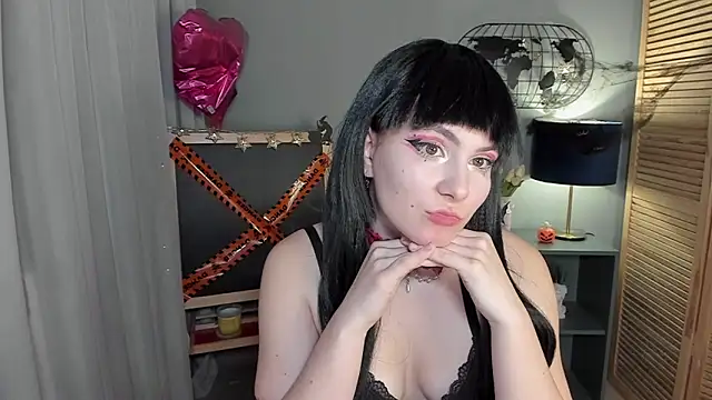 Snapshot of gracieave chatting on 10-28-25, 02:34 gracieave online show from 10-28-25, 02:34