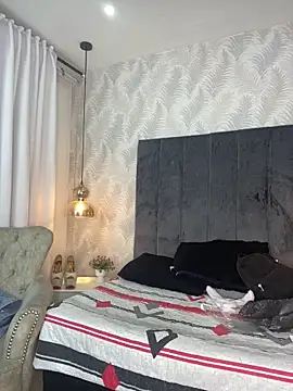 velina18 online show from 10-31-25, 03:25